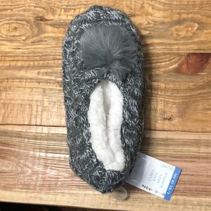 NWT Cable Knit Cozy Slippers